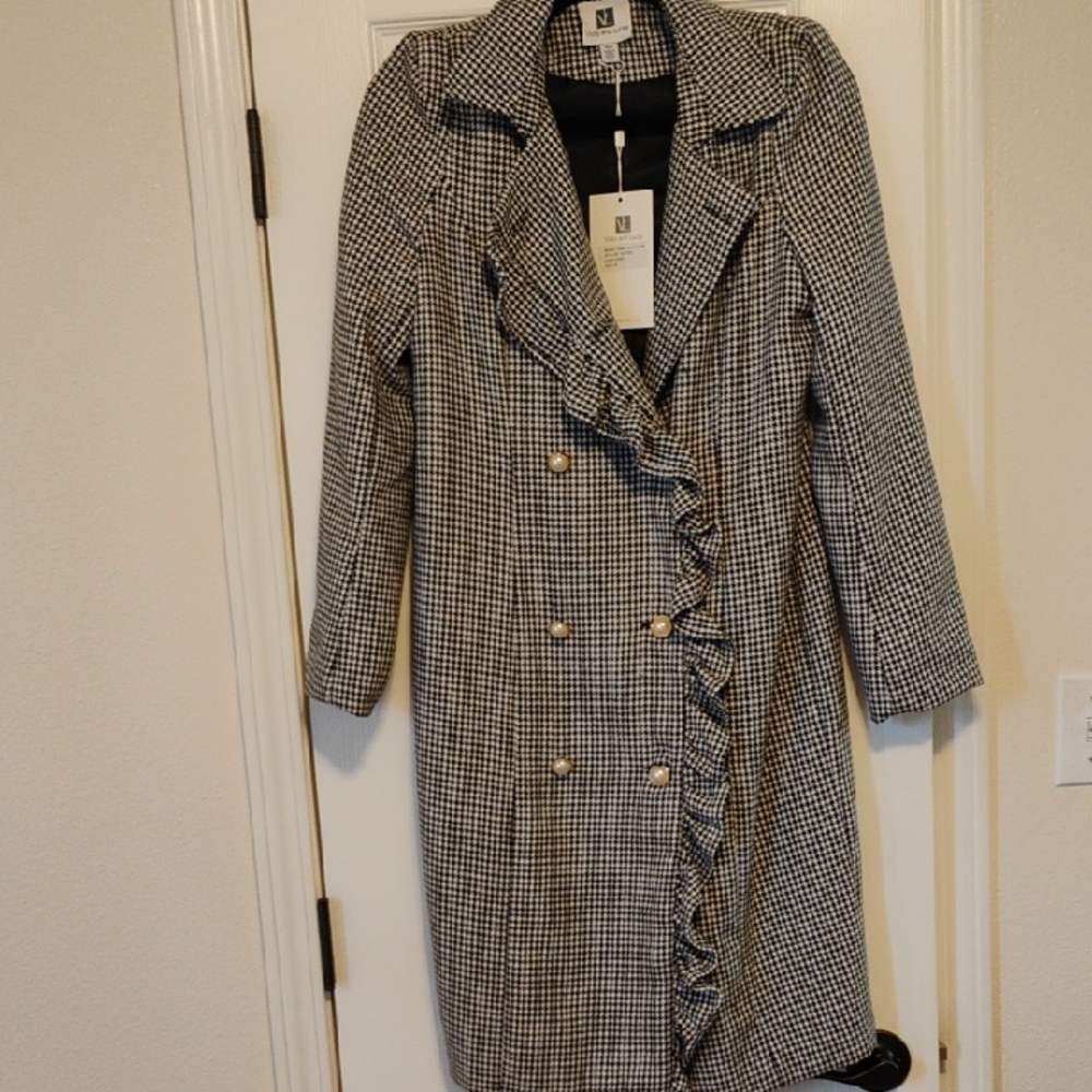 Elegant Black and White Houndstooth Women's Coat